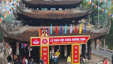Nô nức trảy hội chùa Hương